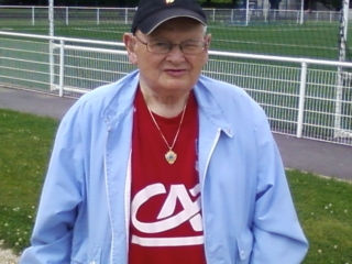 Christian reçoit la médaille de vermeil pous son engagement dans le football Christian reçoit la médaille de vermeil pous son engagement dans le football