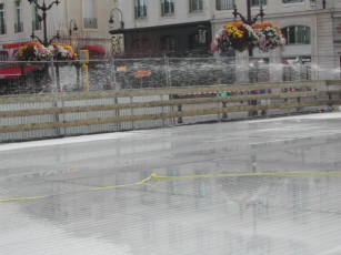 Patinoire en plein air de Reims Place du Forum Patinoire en plein air de Reims Place du Forum