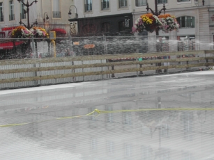 Patinoire en plein air de Reims Place du Forum