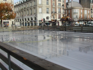 Patinoire en plein air de Reims Place du Forum