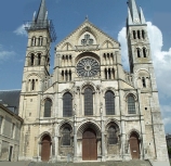 Tourisme à Reims basilique St Remi Reims